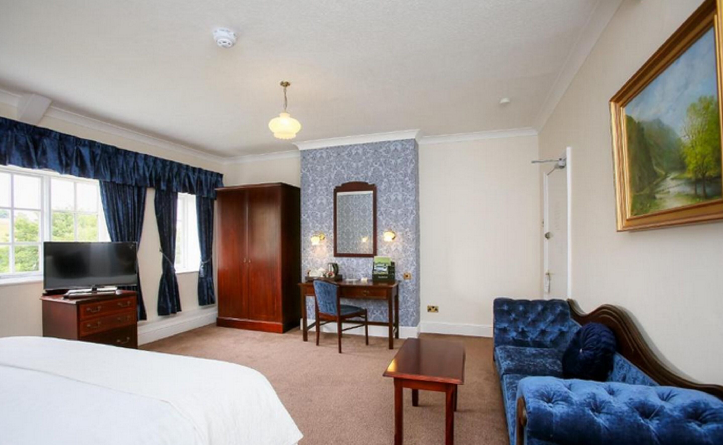 superior king with view | in-room safe, individually decorated, individually furnished, desk