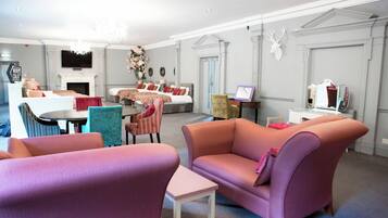 Superior Room | Desk, laptop workspace, iron/ironing board, free WiFi