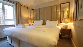 Economy Double Room - Restricted View | 書桌、筆電工作空間、熨斗/熨衣板、免費無線上網