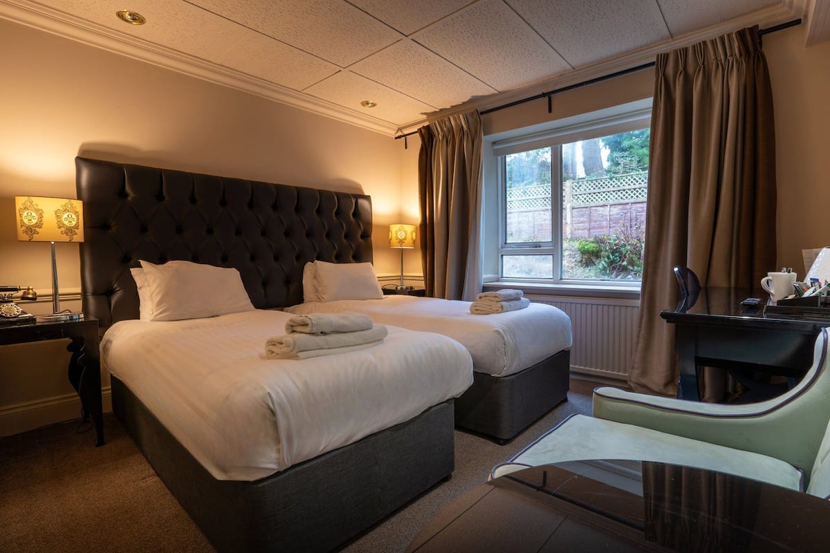 Bureau, espace de travail pour ordinateur portable