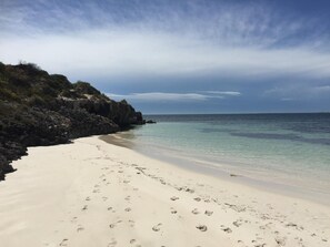 Beach - Cervantes Pinnacles Motel (Cervantes)