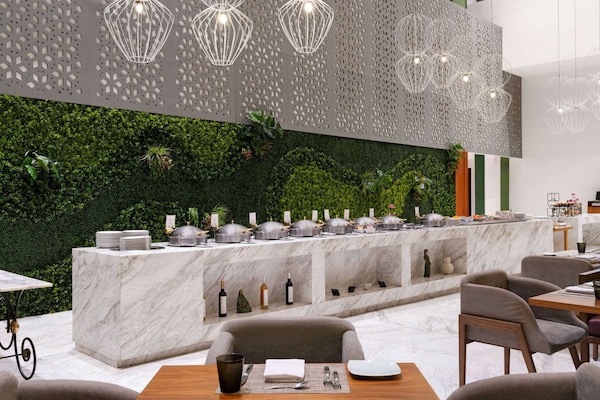 Se ofrece un desayuno a la carta (340 MXN por persona)