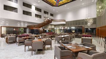 Desayuno a la carta (MXN 340 por persona)