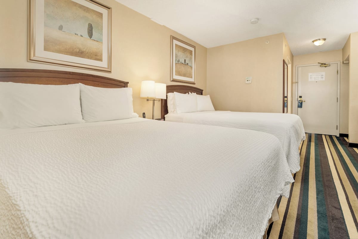 1 bedroom, premium bedding, down comforters, pillowtop beds