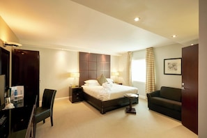 Coffres-forts dans les chambres, bureau
