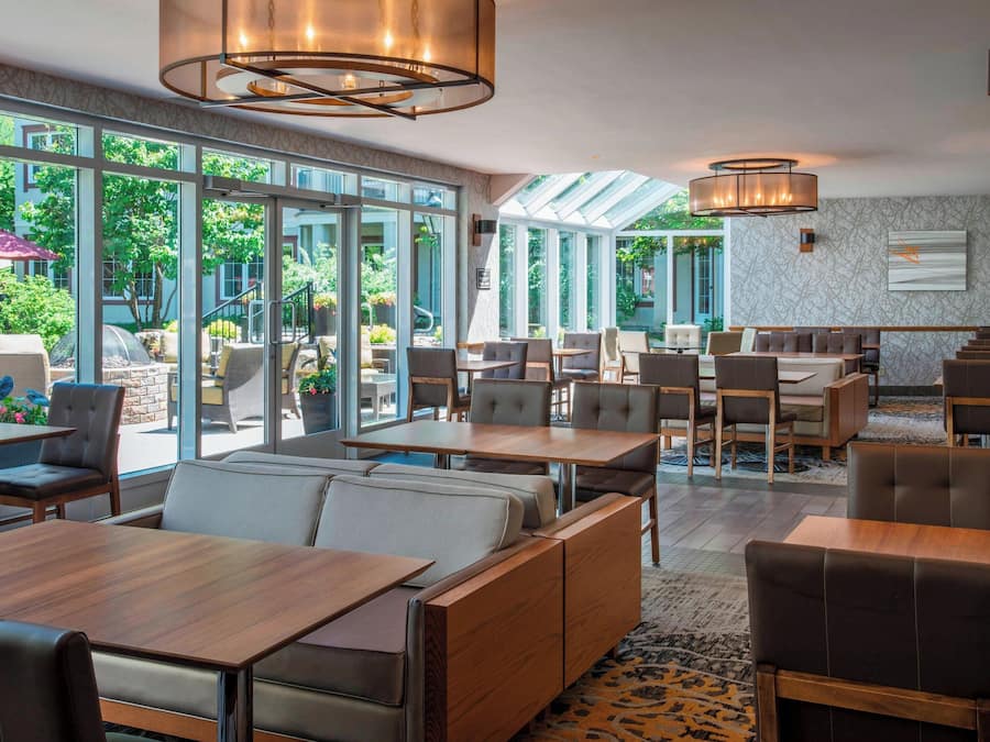 Sudah termasuk sarapan prasmanan setiap hari