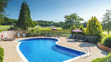 Outdoor pool, pool loungers