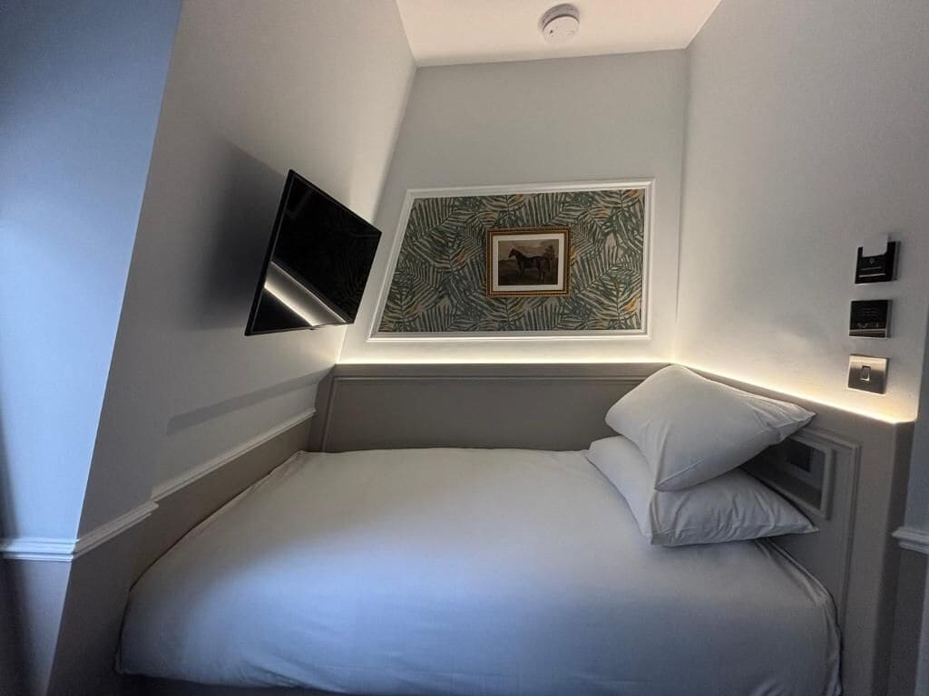 The Whiteley Garden Single Studio | In-room safe, individually furnished, laptop workspace, blackout drapes