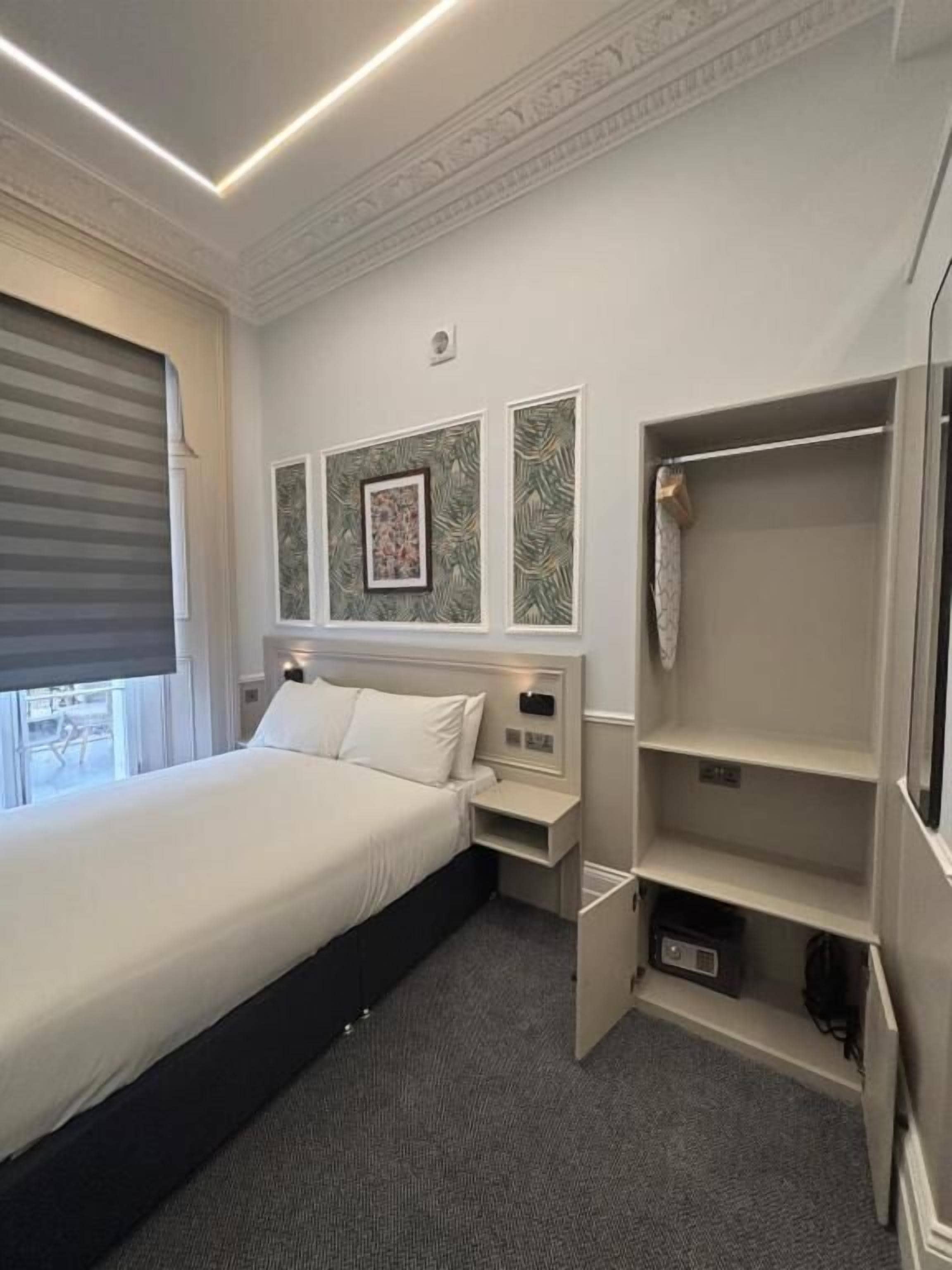 The Whiteley Garden Double Studio | In-room safe, individually furnished, laptop workspace, blackout drapes