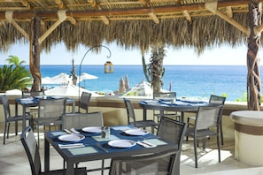 5 restaurants, breakfast, lunch served; local and international cuisine