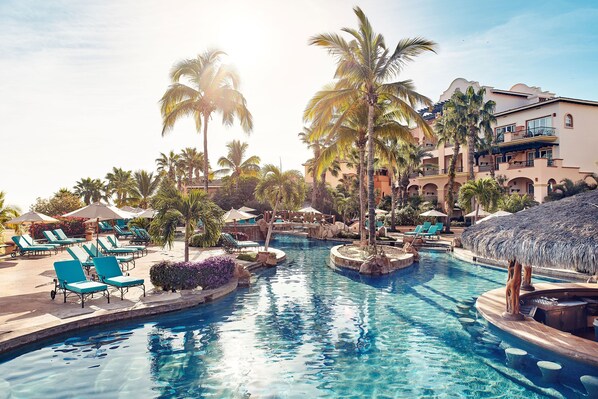 5 outdoor pools, pool umbrellas, sun loungers
