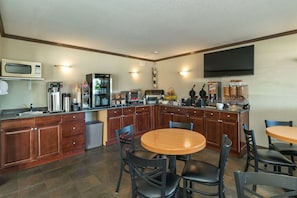 Free daily buffet breakfast - Quality Inn & Suites (Vernon)