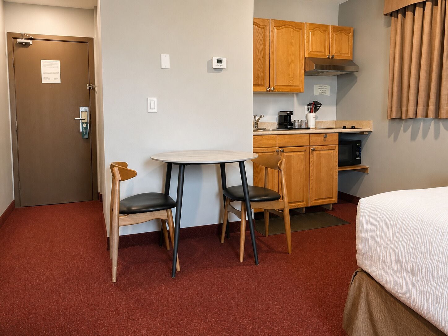 Room, 1 Queen Bed, Non Smoking (Efficiency) (No Pets) | Desk, blackout drapes, iron/ironing board, cribs (free)