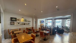 Restaurant - Americana Hotel (London)