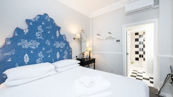 Americana Double Room | Desk, laptop workspace, blackout drapes, iron/ironing board (on request)