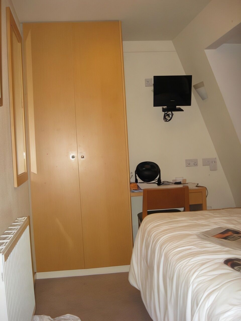 Blackout drapes, iron/ironing board, free WiFi, bed sheets