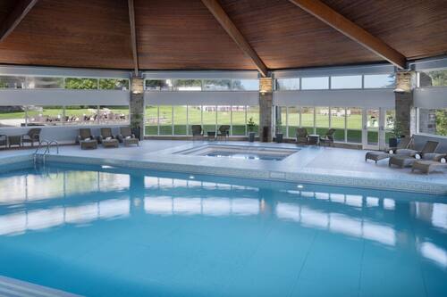 Piscine intérieure