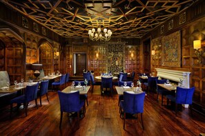 Breakfast, lunch, dinner served; British cuisine  - Delta Hotels by Marriott St. Pierre Country Club (Chepstow)