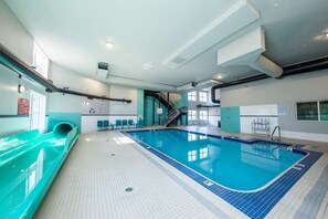 Piscine intérieure