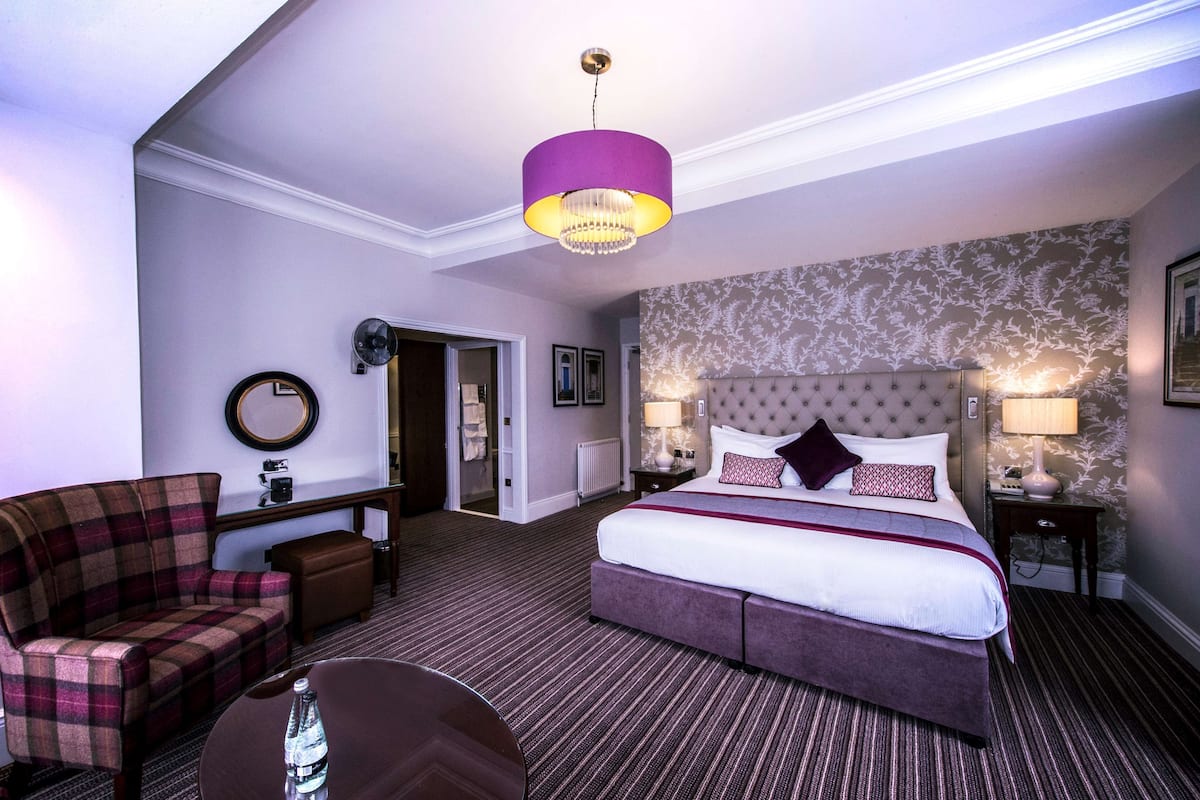 Suite, 1 Katil Raja (King), Non Smoking (Manor House Suite) | Peralatan tempat tidur hipoalergenik, peti besi dalam bilik 