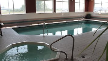 Indoor pool, sun loungers