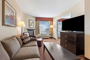 Desk, laptop workspace, iron/ironing board, free WiFi