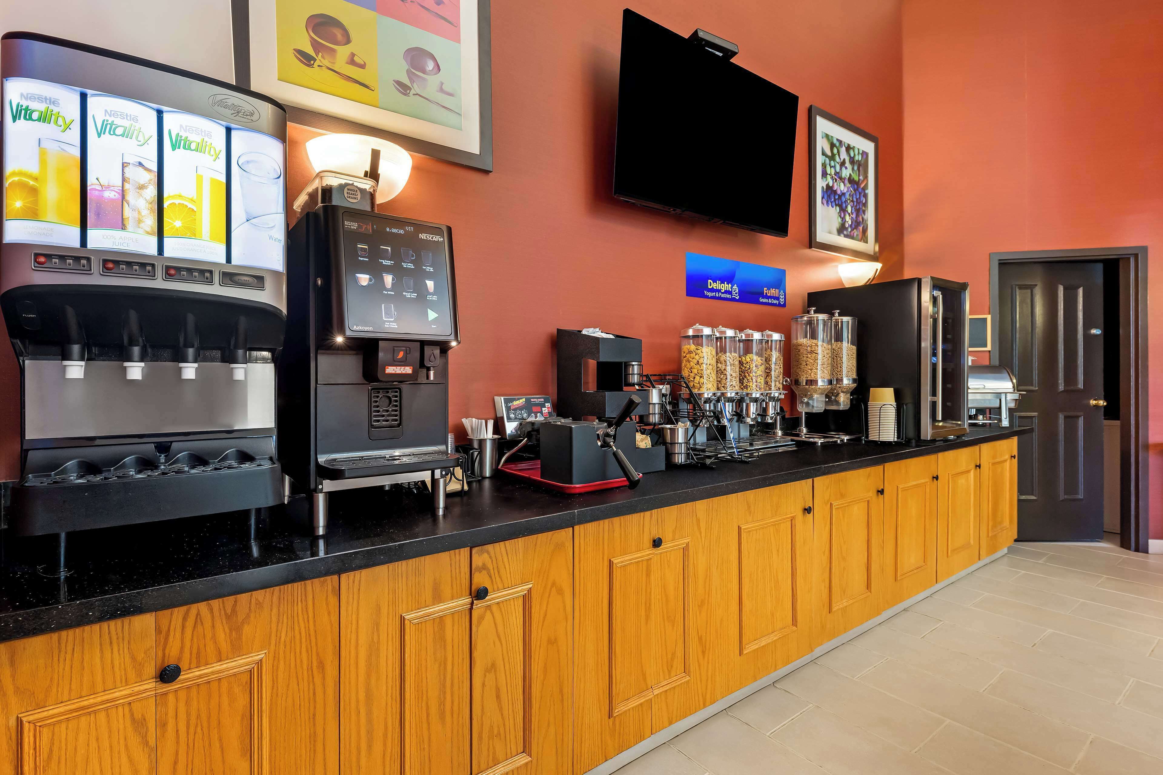 free continental breakfast