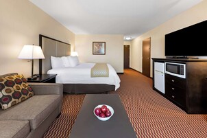 Escritorio y espacio para trabajar con laptop 