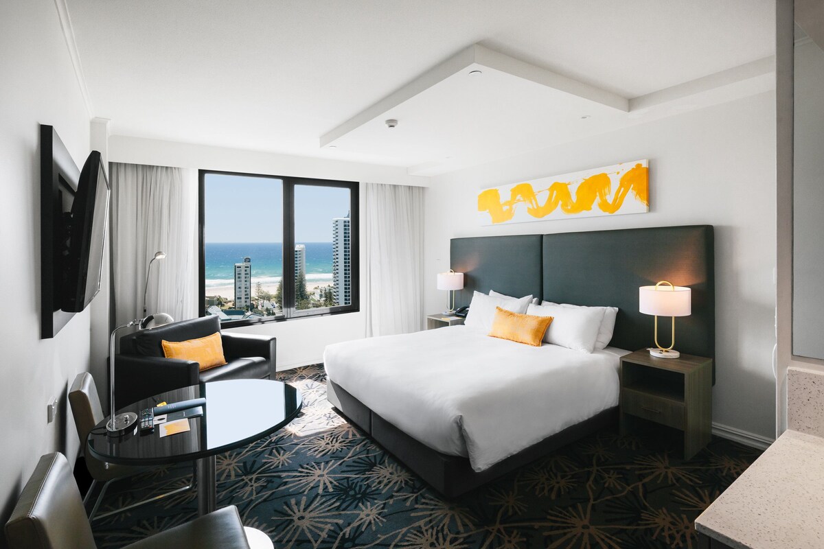 Premium bedding, minibar, in-room safe, desk