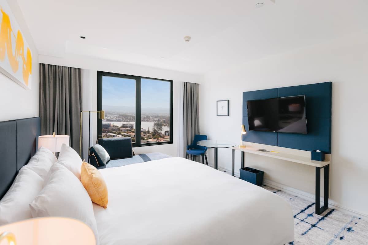 Premium bedding, minibar, in-room safe, desk