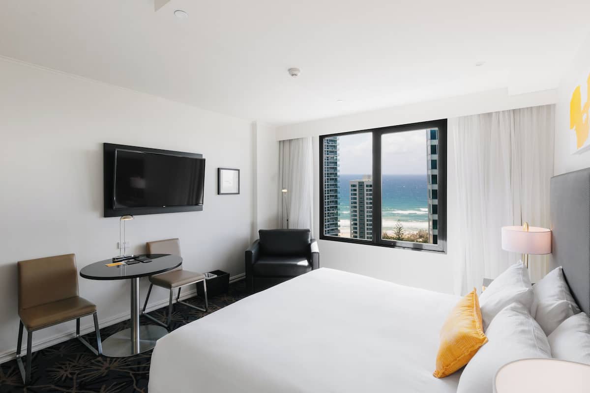 Chambre Standard, 1 très grand lit, vue océan | Literie de qualité supérieure, minibar, coffres-forts dans les chambres