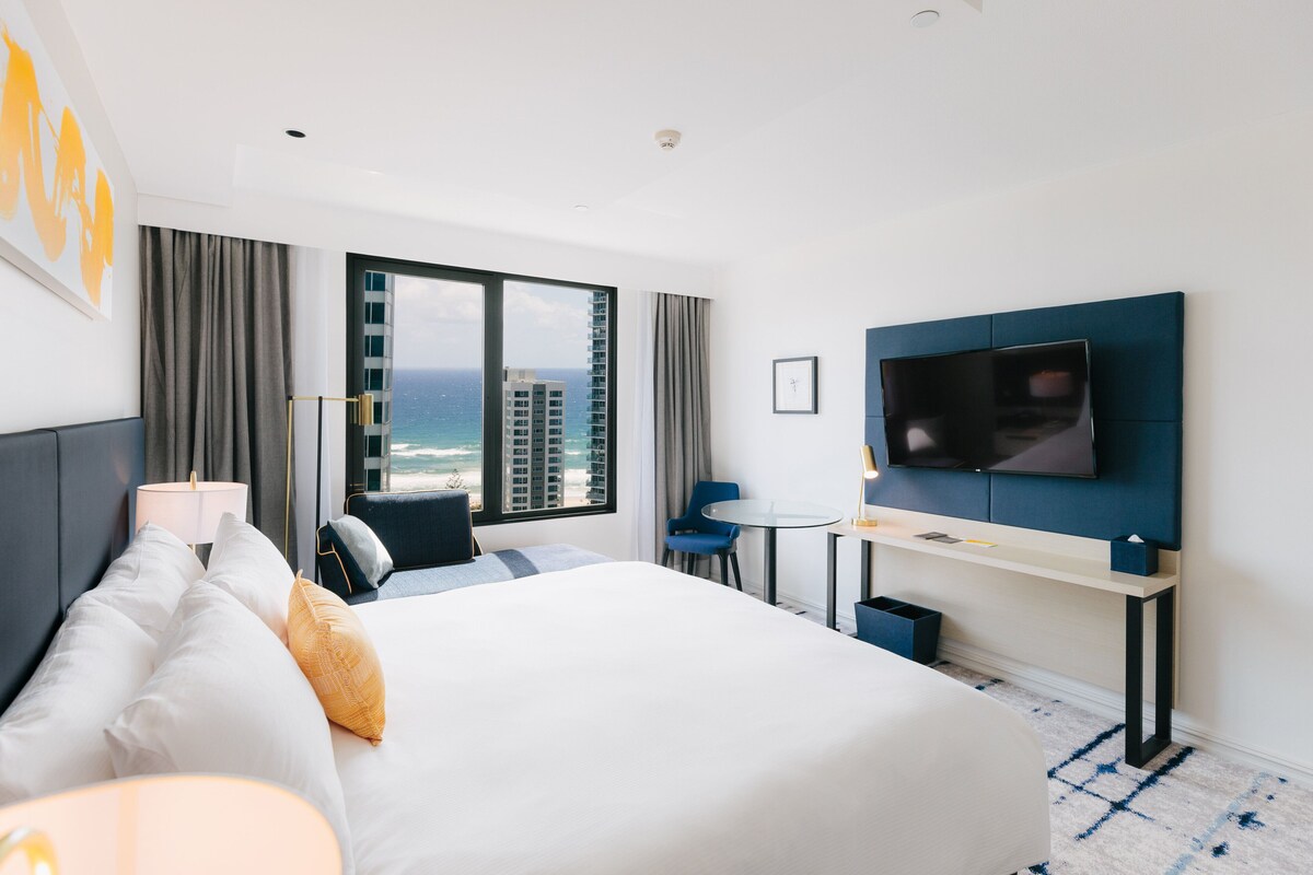 Premium bedding, minibar, in-room safe, desk