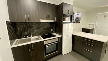 行政套房, 多張床, 非吸煙房, 廚房 (Full Kitchen) | 私人廚房 | 電冰箱、微波爐、電熱水壺、烤麵包機