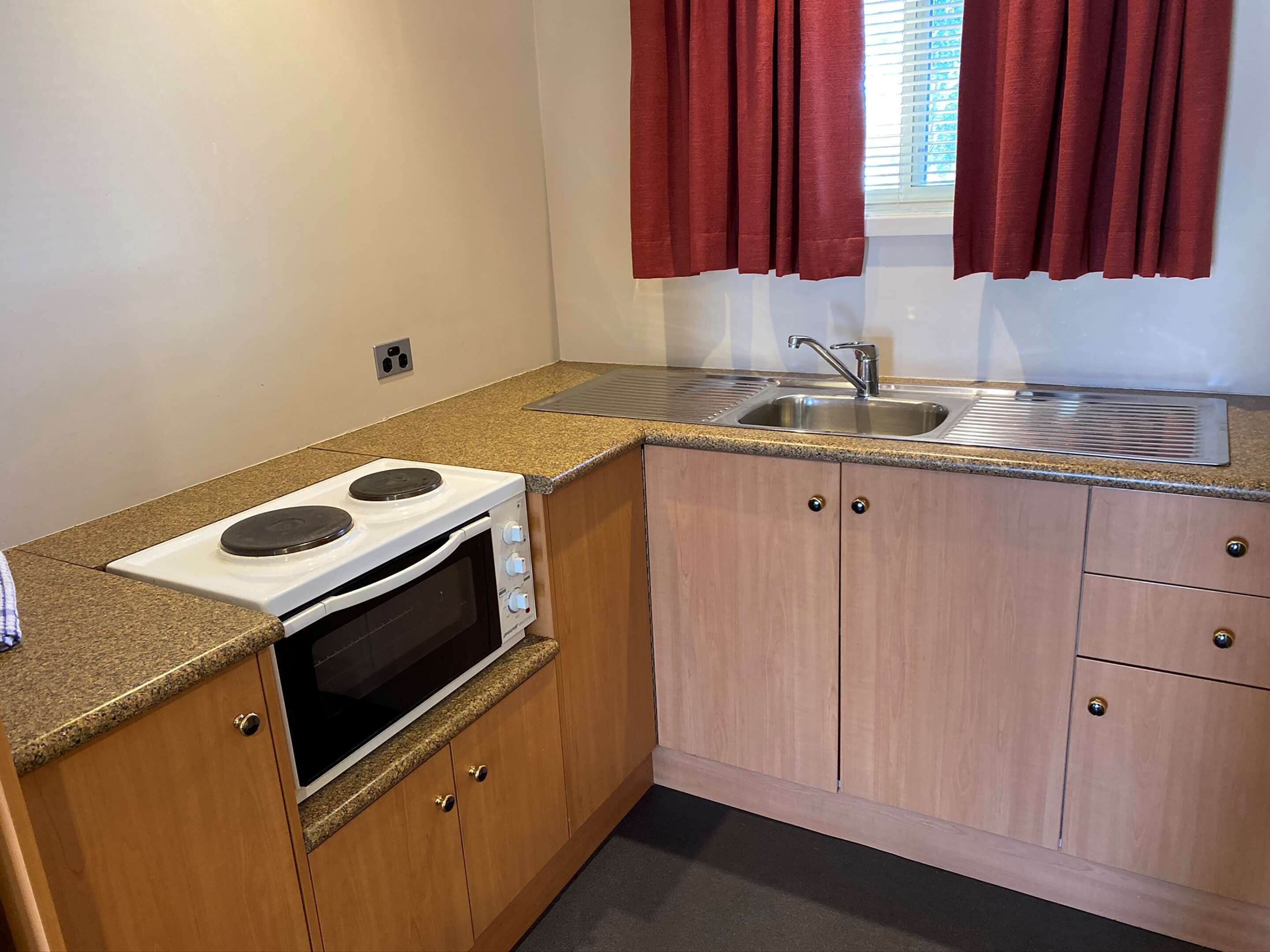 executive suite, multiple beds, non smoking, kitchenette (with sofabed) | room amenity