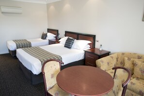 Deluxe Room, Multiple Beds, Non Smoking, Microwave