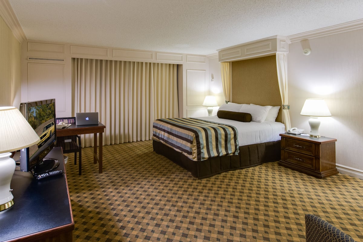Deluxe Room, 1 Queen Bed