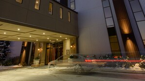 Front of property - evening/night - Black Knight Inn (Red Deer)