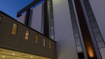Façade de l’hébergement - soirée/nuit