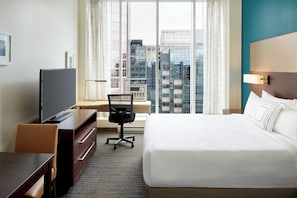 Premium Studio, 1 Queen Bed, Non Smoking | Premium bedding, in-room safe, desk, laptop workspace