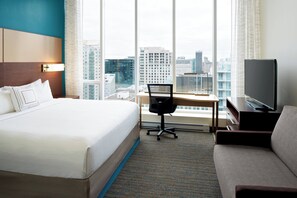 Studio Premium, 1 giường cỡ king | Bộ đồ giường cao cấp, két bảo mật tại phòng, bàn 