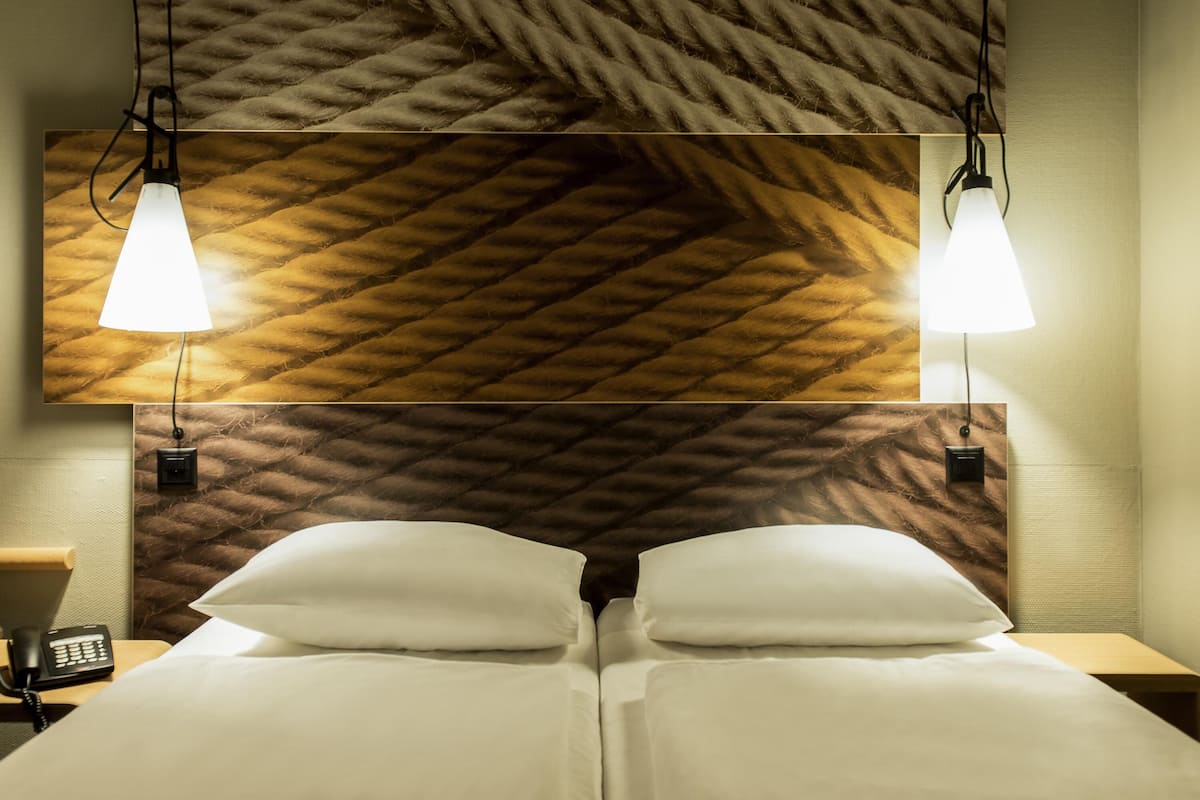 Standard Room, 2 Single Beds | Premium bedding, desk, laptop workspace, iron/ironing board