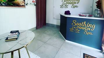 Couples treatment rooms, deep-tissue massages, Swedish massages
