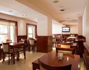 Breakfast, lunch and dinner served