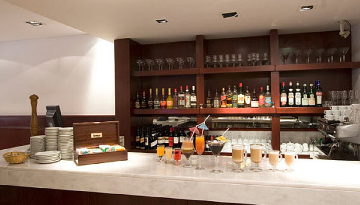 Bar (en el alojamiento)