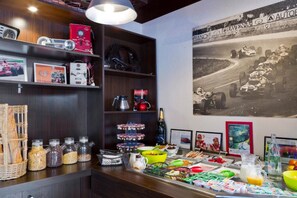 Buffet breakfast on weekends (EUR 12 per person) - Enzo Hotels Reims Tinqueux By Kyriad Direct (Tinqueux)