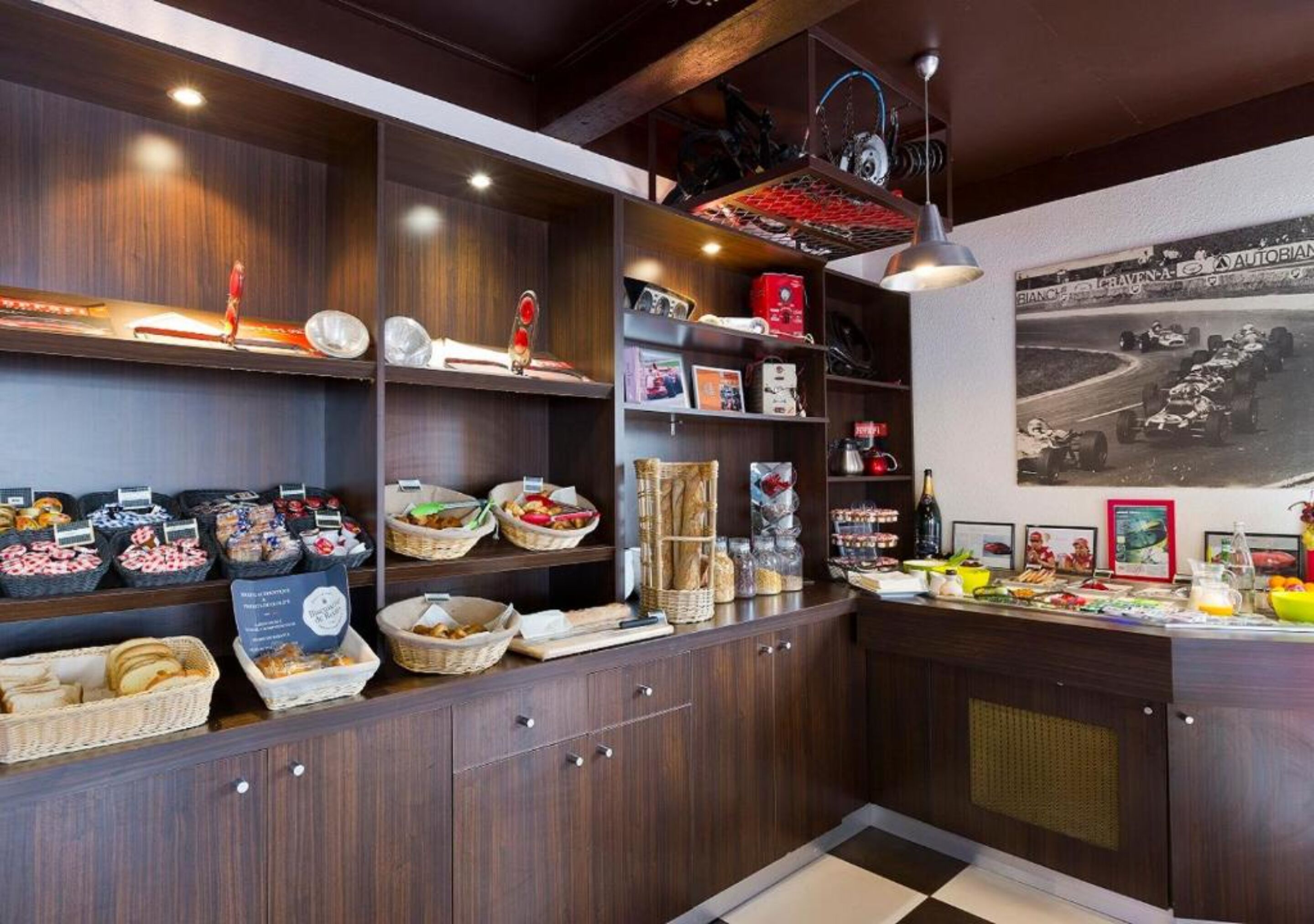 Buffet breakfast on weekends (EUR 12 per person)