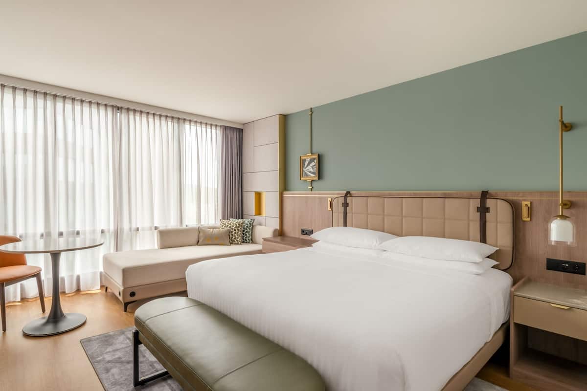 Superior Room, 1 King Bed (North Wing)