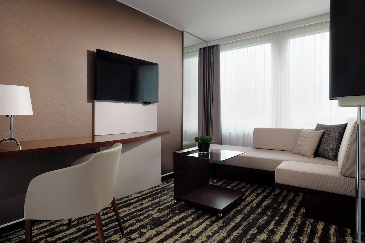 Junior Suite, 1 Double Bed | Living room | Flat-screen TV