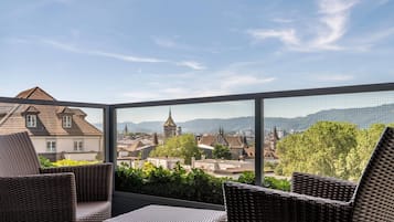 ๋ฐ์ฝ๋ ์ ๋ง