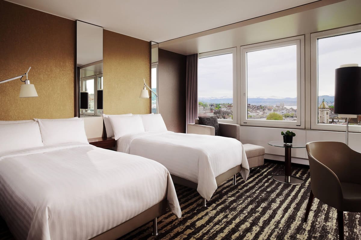 Club Room, 2 Twin Beds | 1 bedroom, premium bedding, down comforters, pillowtop beds